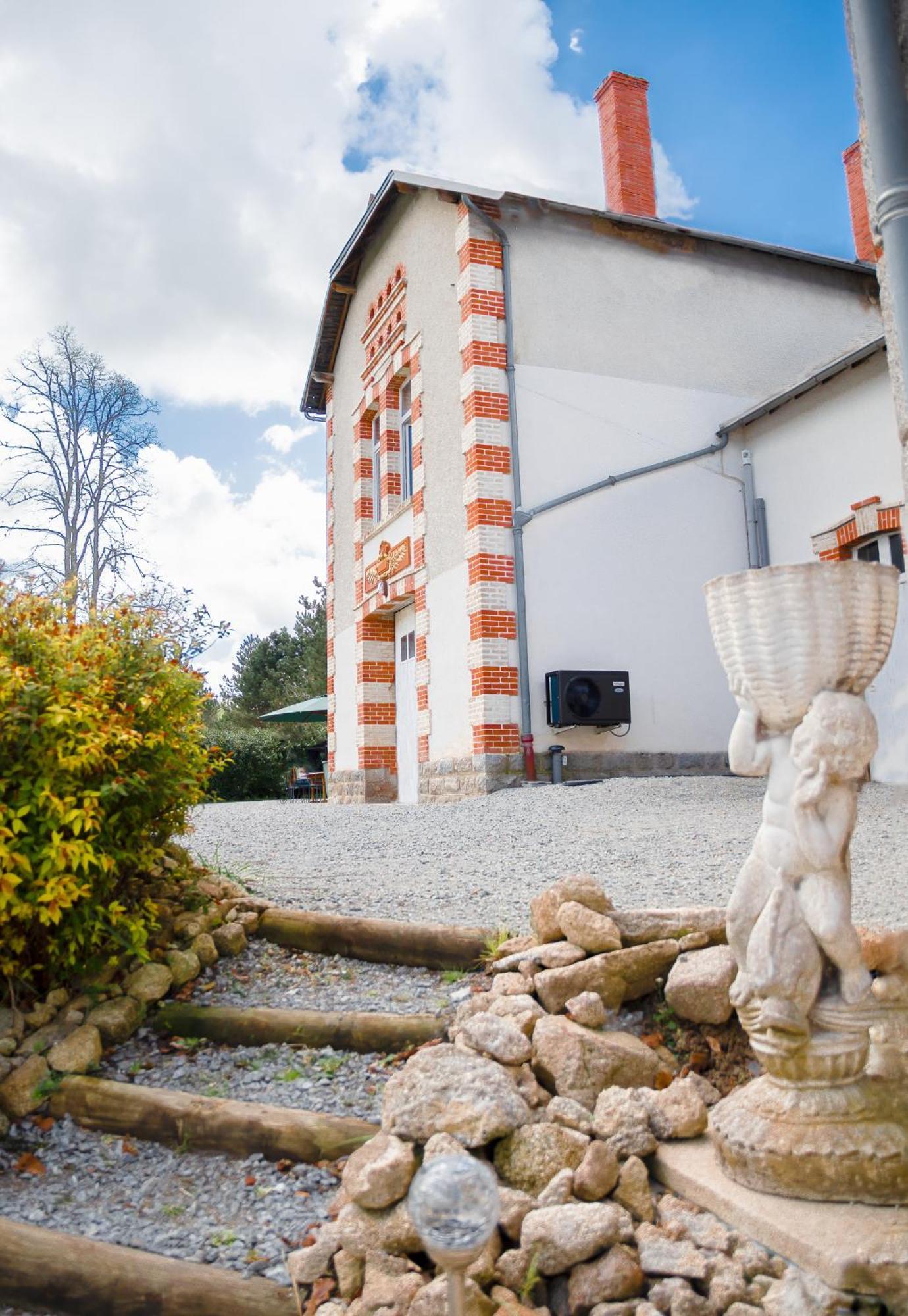 Chateau De Chazelpaud Saint-Bard Buitenkant foto